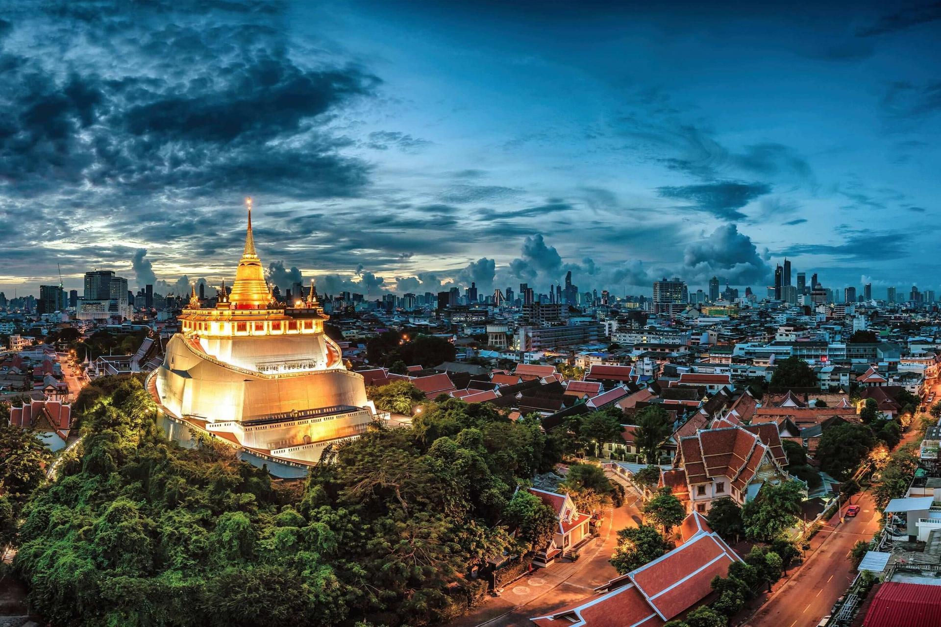 Overhead view of Bangkok at dusk