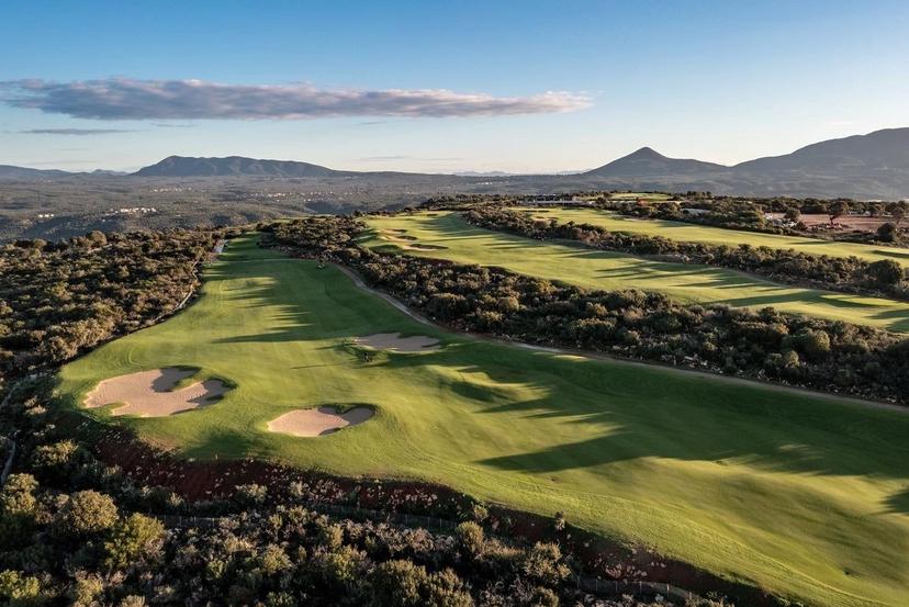 Wide fairways on the course scattered with sand bunkers and wide well maintained fairways