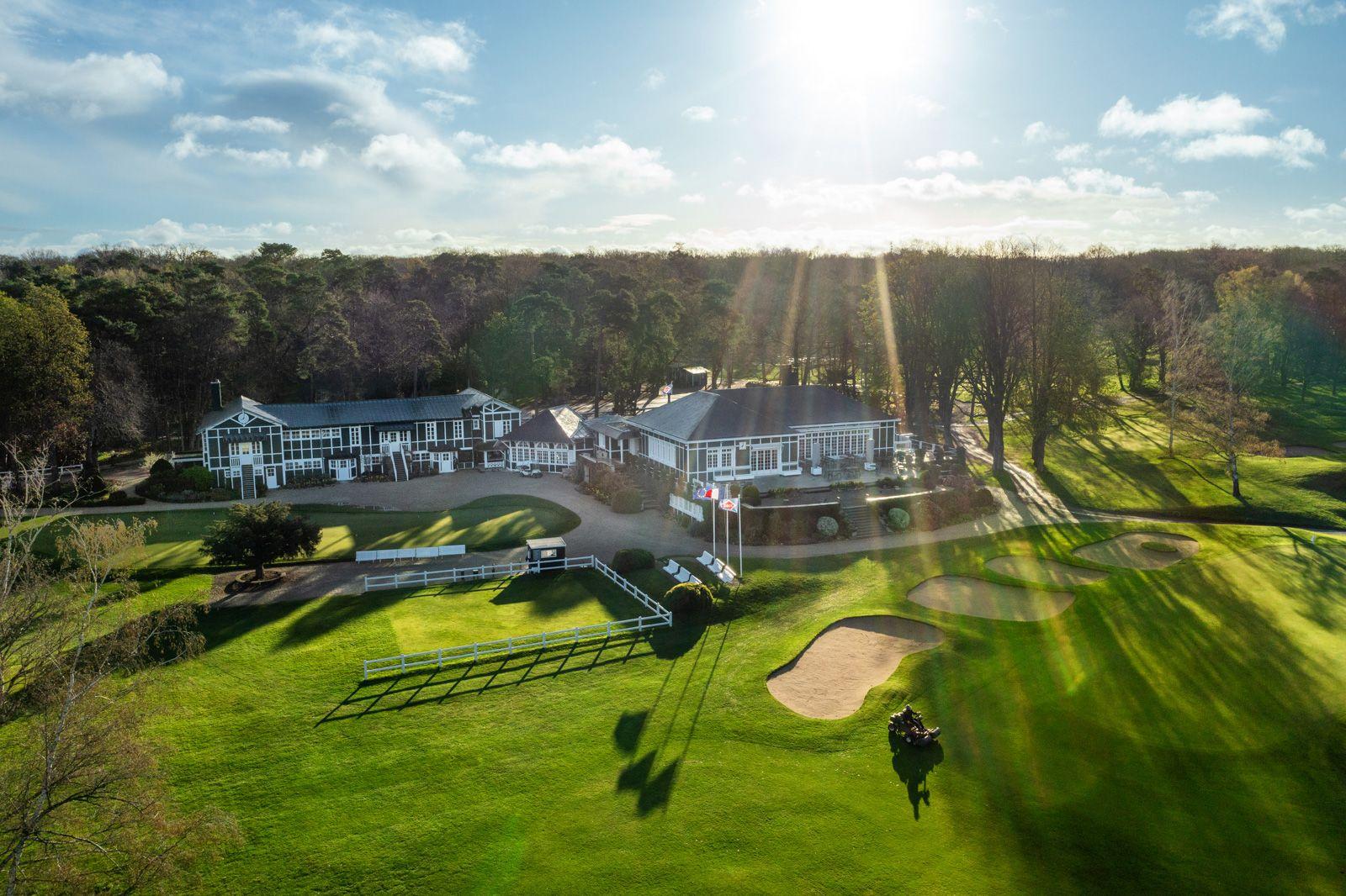 Clubhouse on L'Aigle Course