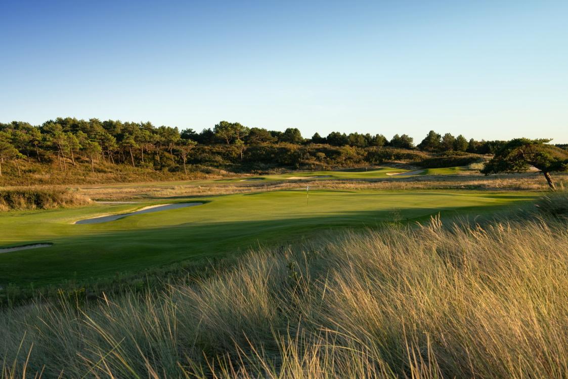 Green with thick rough in the foreground