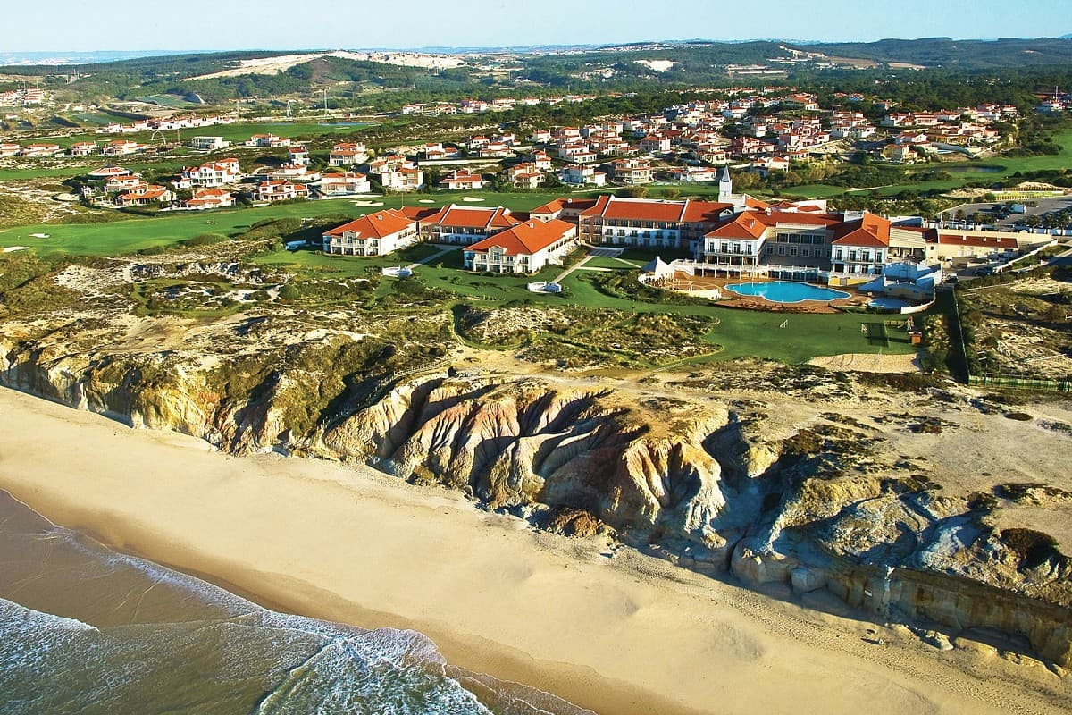 Aerial view of the Marriott Praia d'El Rey Hotel overlooking the beach