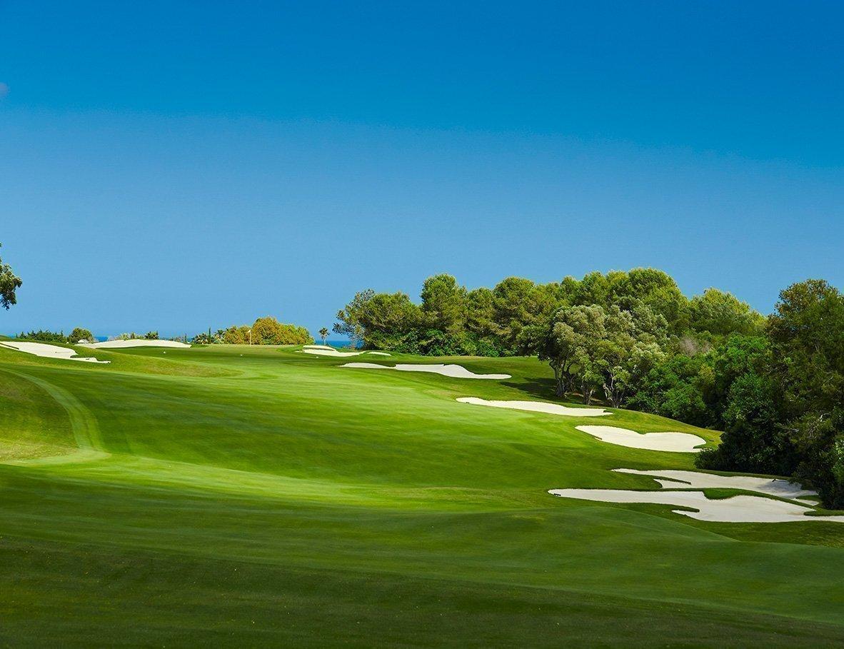 Undulating fairways with bunkers up the right hand side