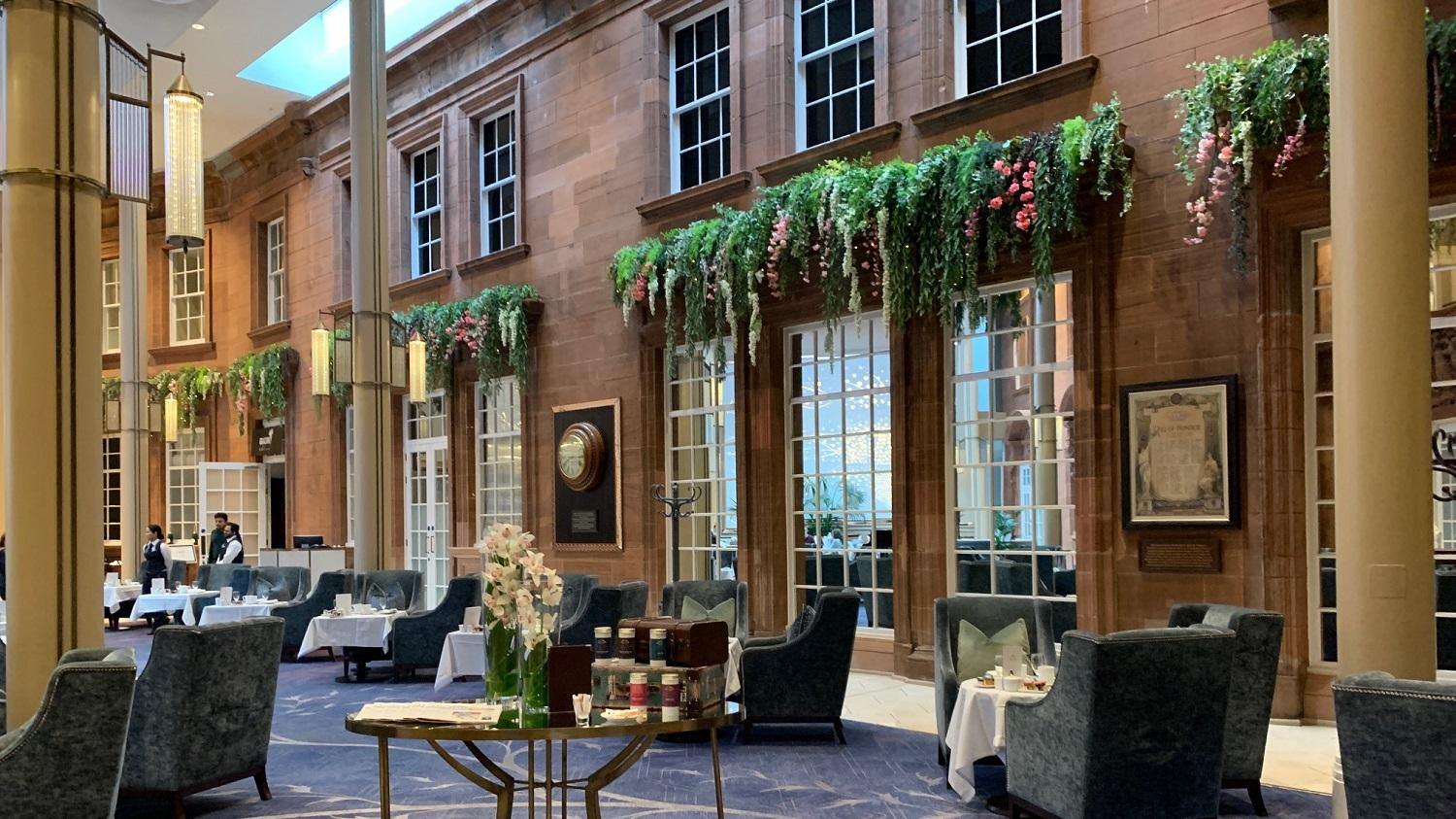Laid back dining room at the hotel with the exterior design of a building inside