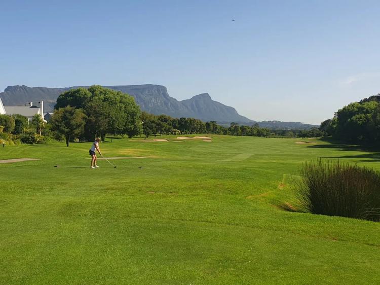 lucinda-davies-golf