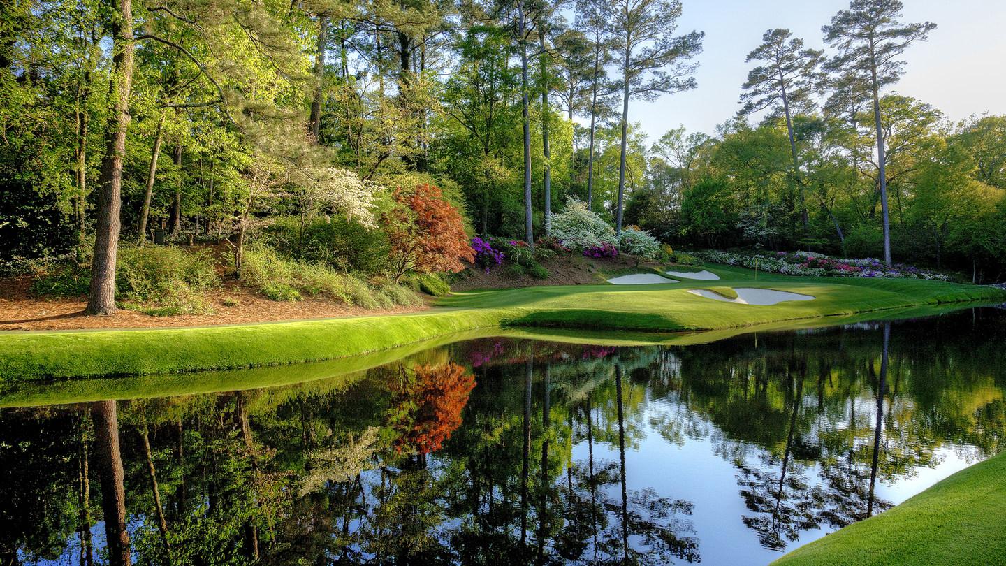 View over the water hazard at the iconic 15th hole to the green
