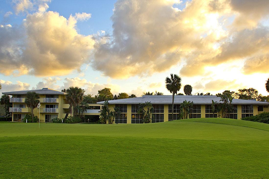 Miami Lakes Golf course green