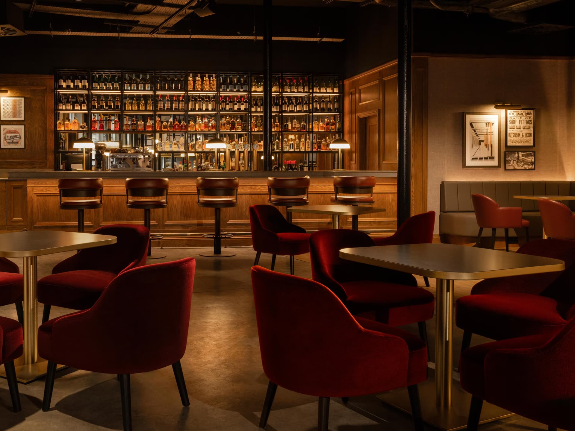Indoor bar at Hotel Indigo Dundee