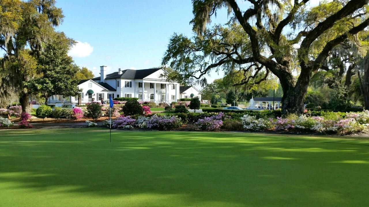 Panoramic view of the clubhouse overlooking the course