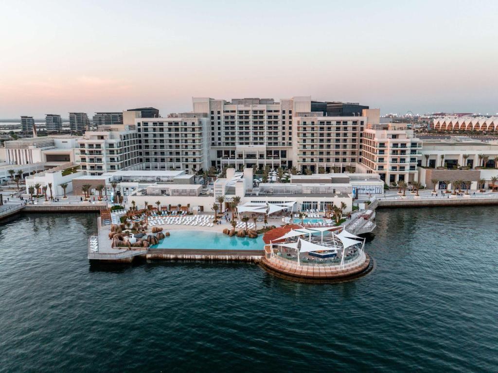 Overhead view of the Hilton Abu Dhabi Yas Island building