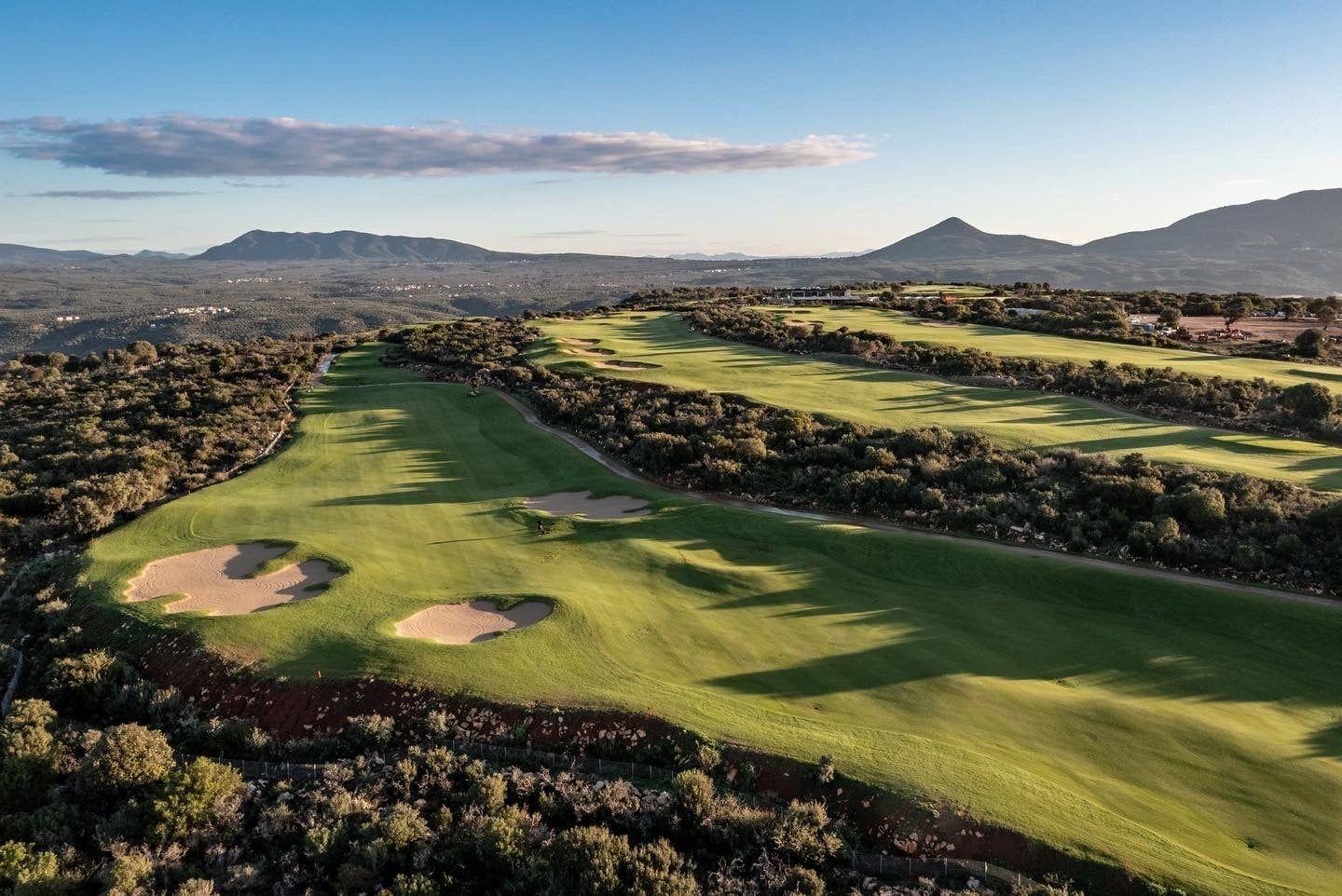 Wide fairways on the course scattered with sand bunkers and wide well maintained fairways