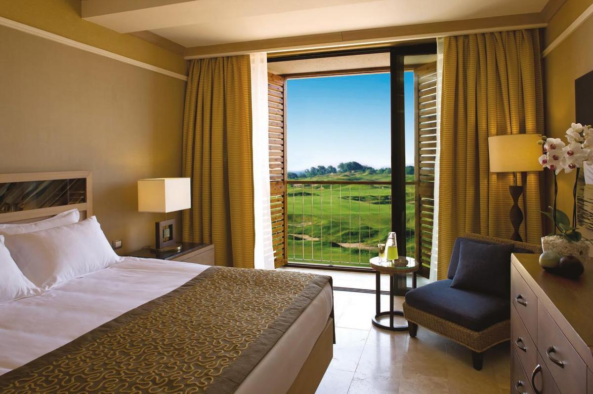 Double bed in a Double Room