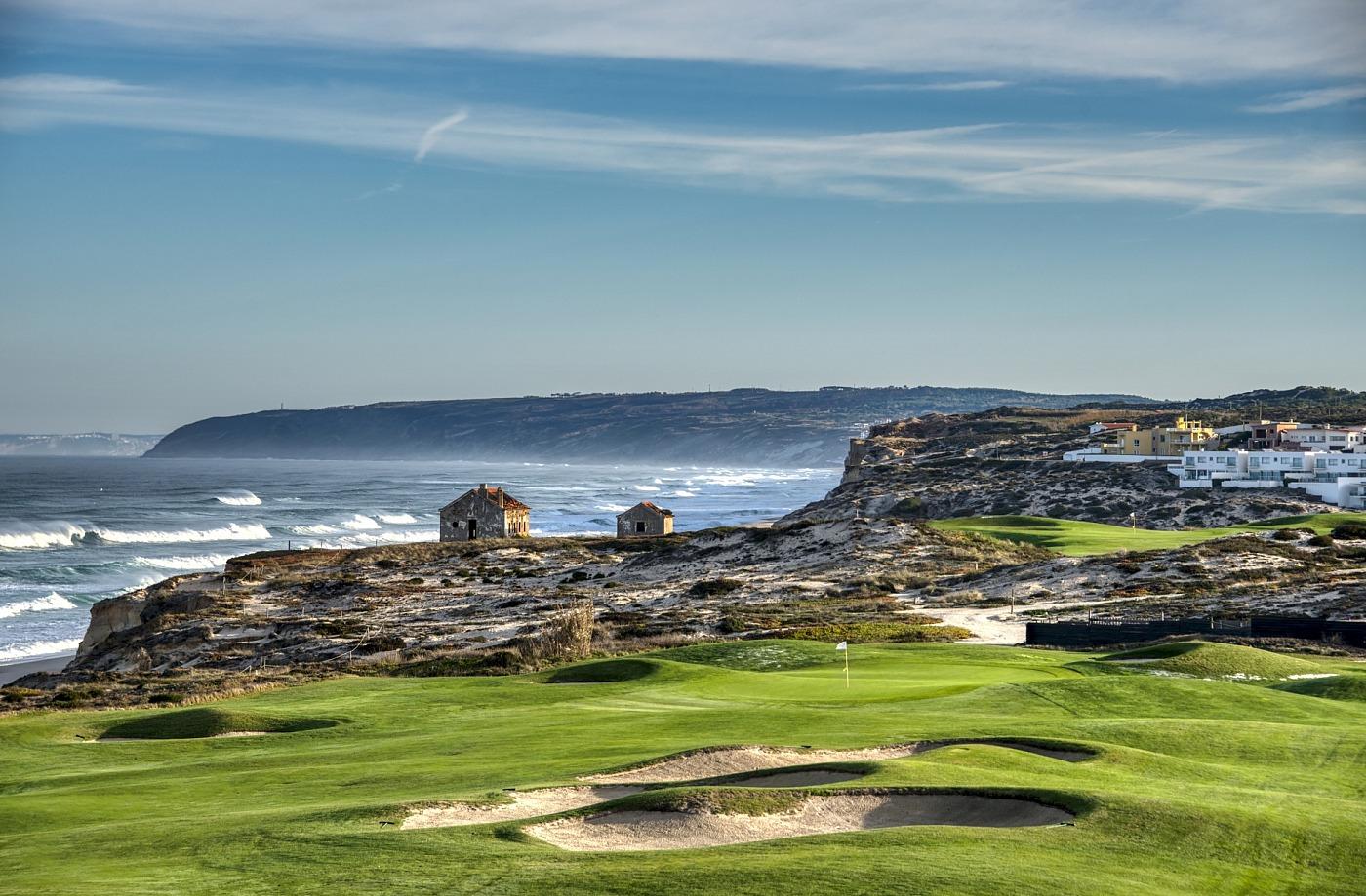 Aerial view of the Praia d'El Rey Golf Course with the ocean behind