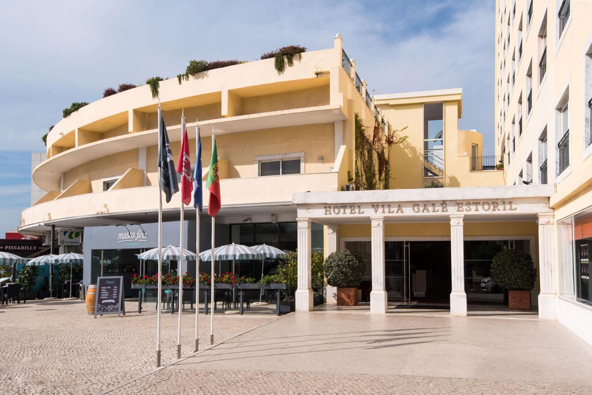 Front entrance of the Vila Gale Estoril hotel