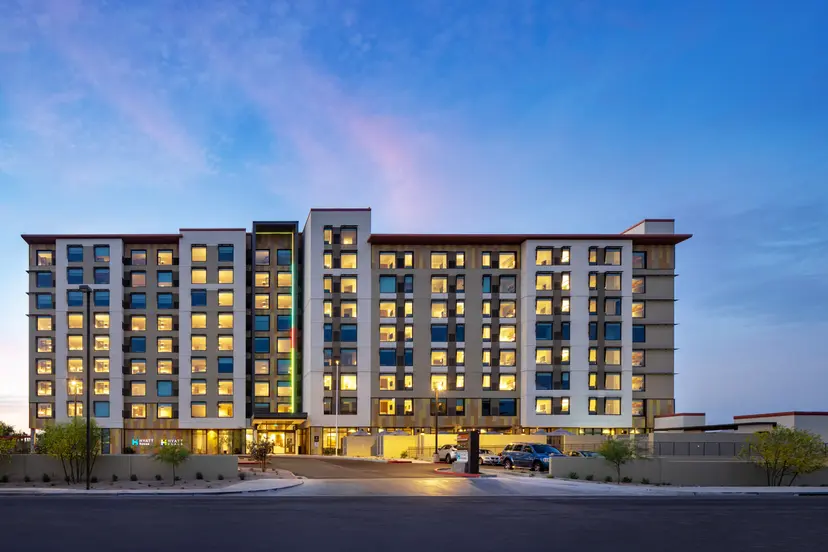 Exterior view of Hyatt House North Scottsdale at evening