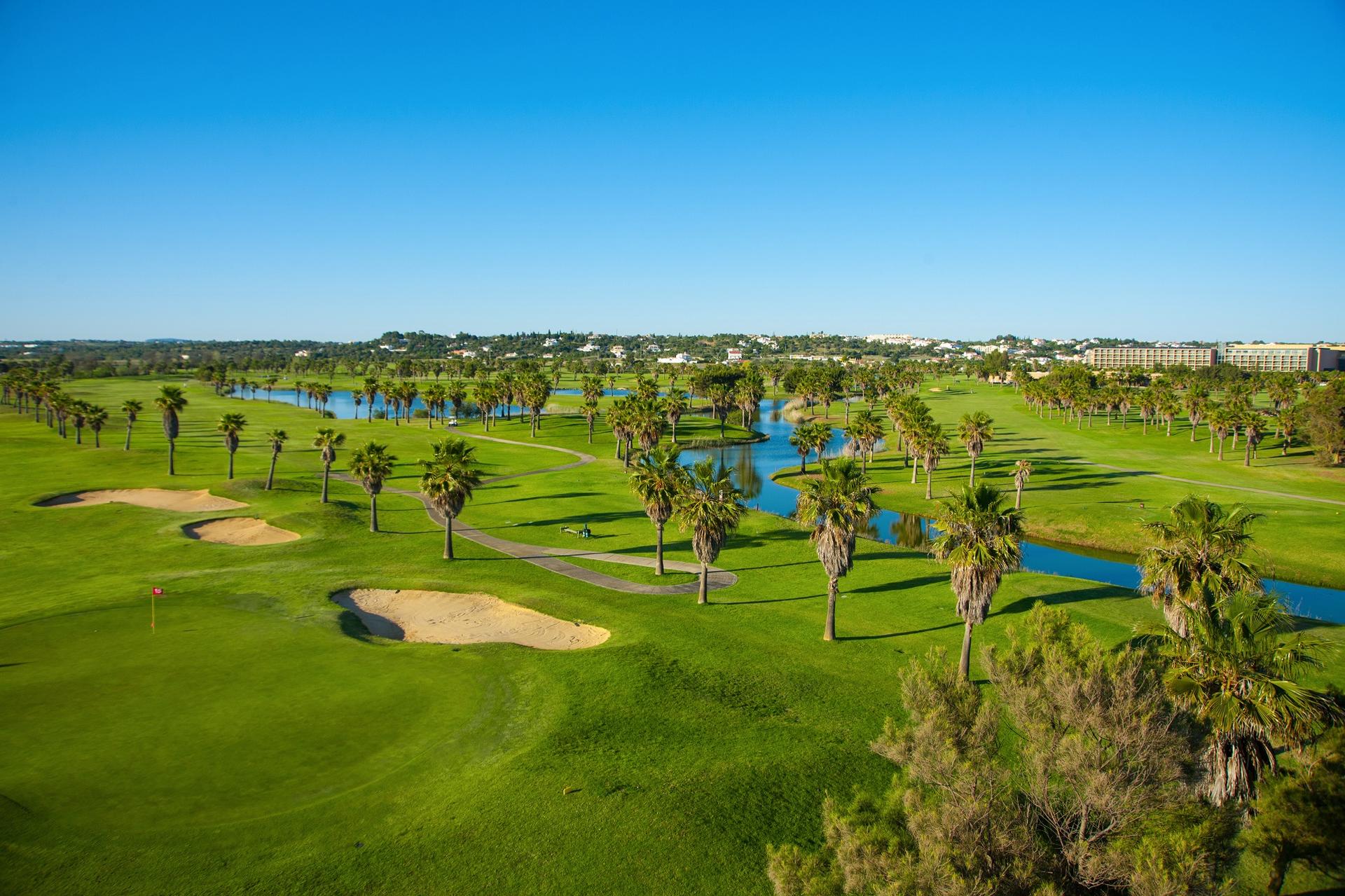 Panoramic view of the Marriott Residence Salgados Resort golf course