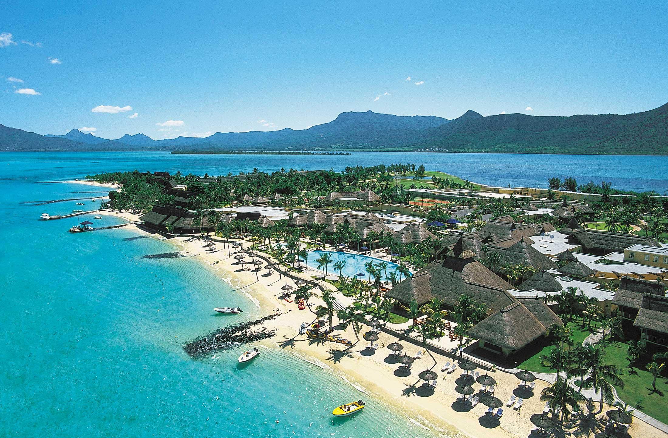 Overhead view of the Paradis Beachcomber Golf Resort & Spa