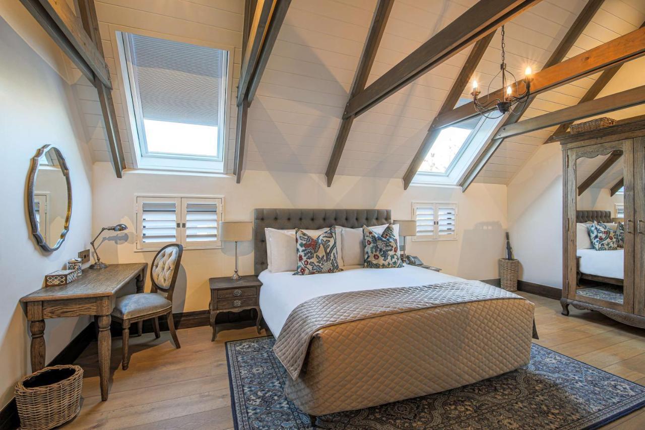 Double bed suite at Southern Sun de Wagen