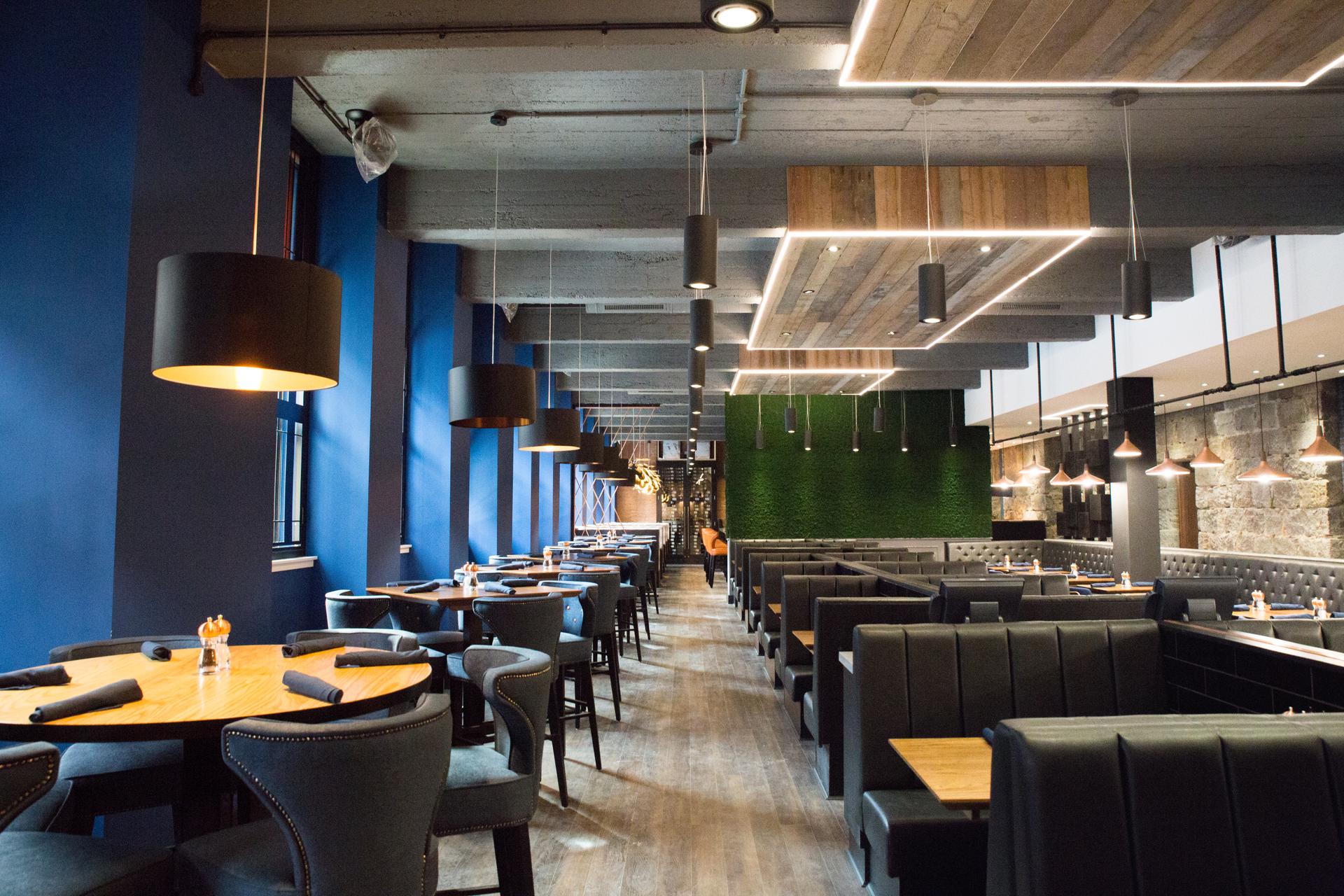 Dining area at Sandman Signature Aberdeen Hotel