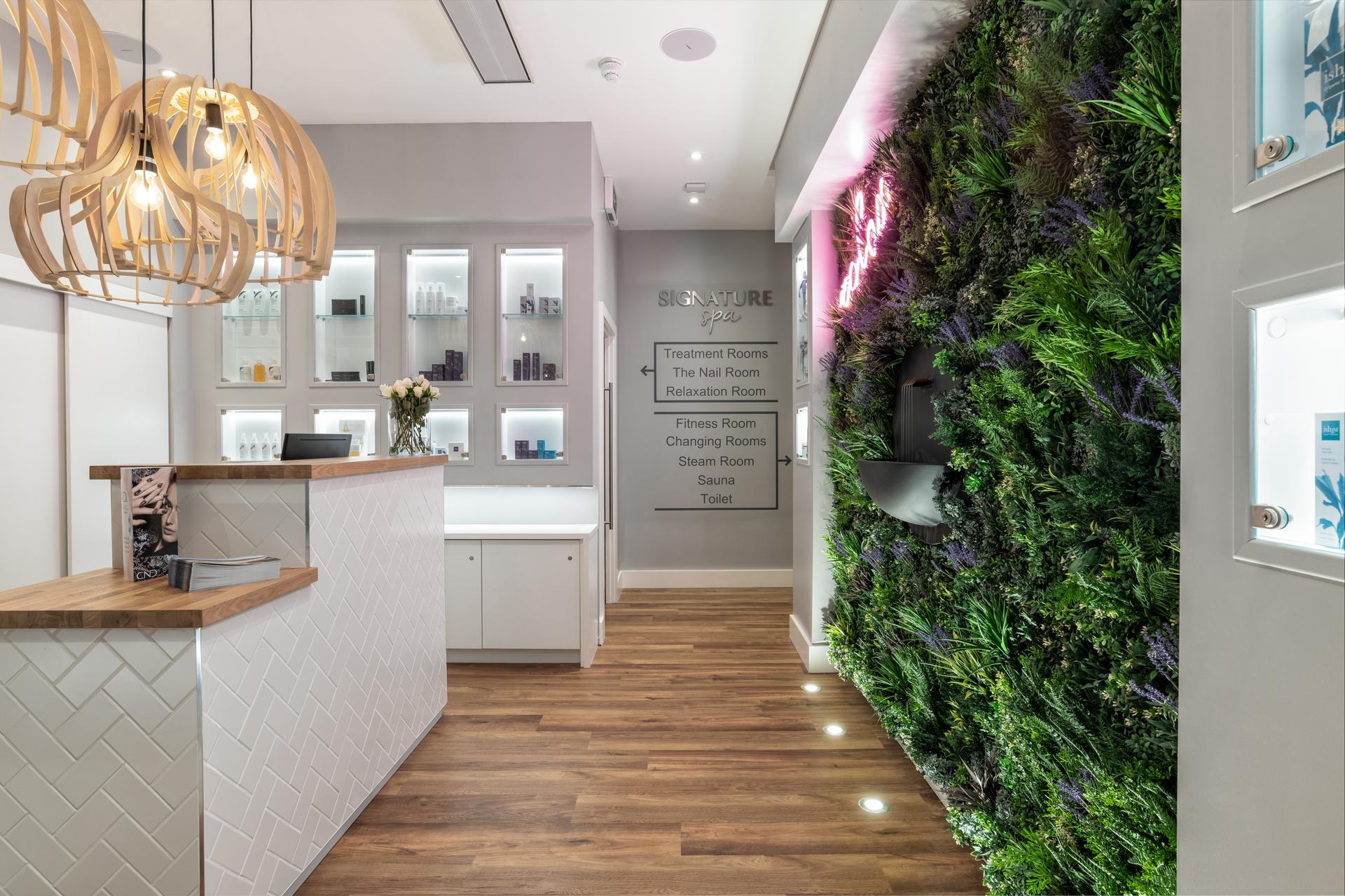 Front entrance to the front entrance at Sandman Signature Aberdeen Hotel