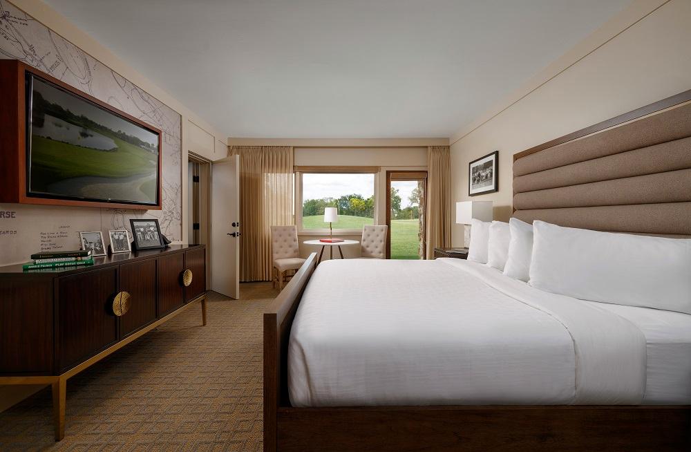 King size bed in a guestroom