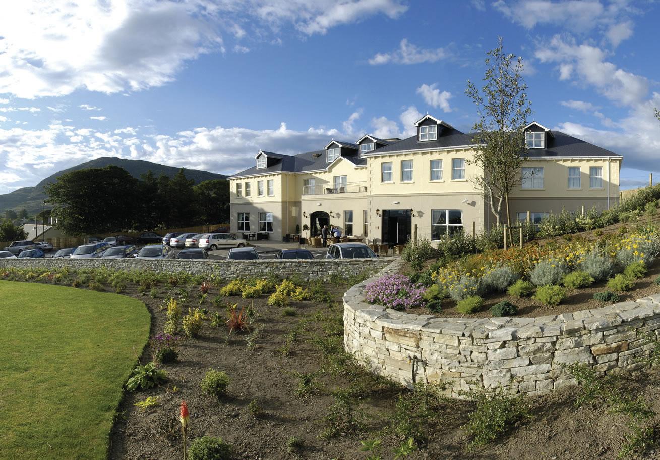 The Ballyliffin lodge with blues skies looking over the establishment