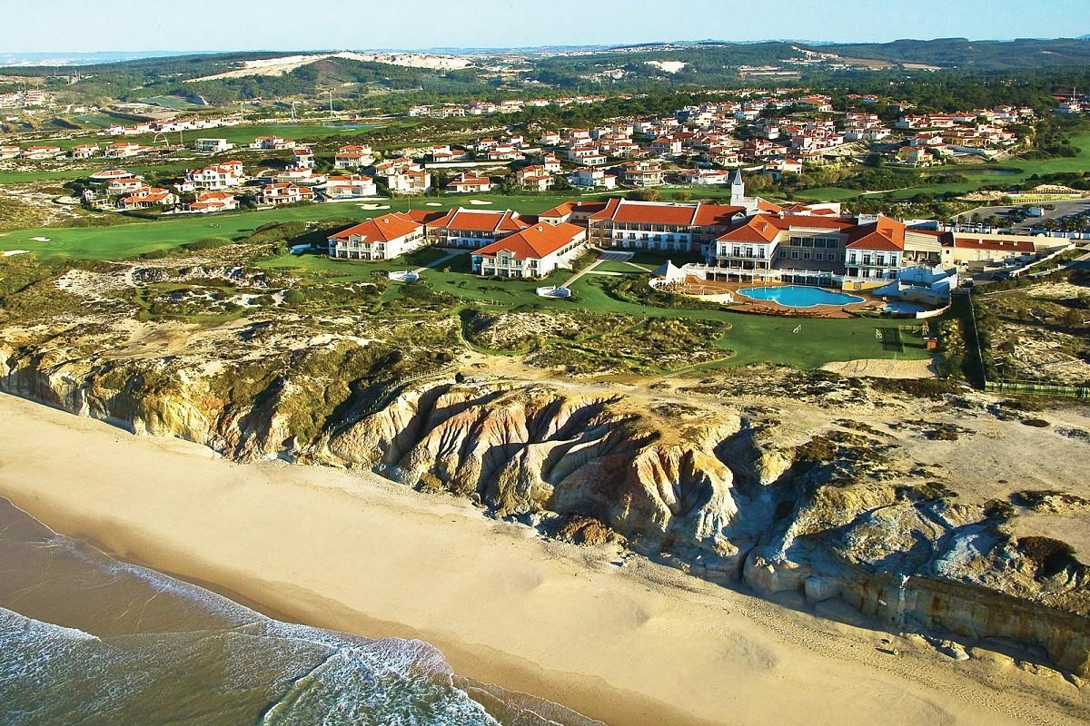 Aerial view of the Marriott Praia d'El Rey Hotel overlooking the beach