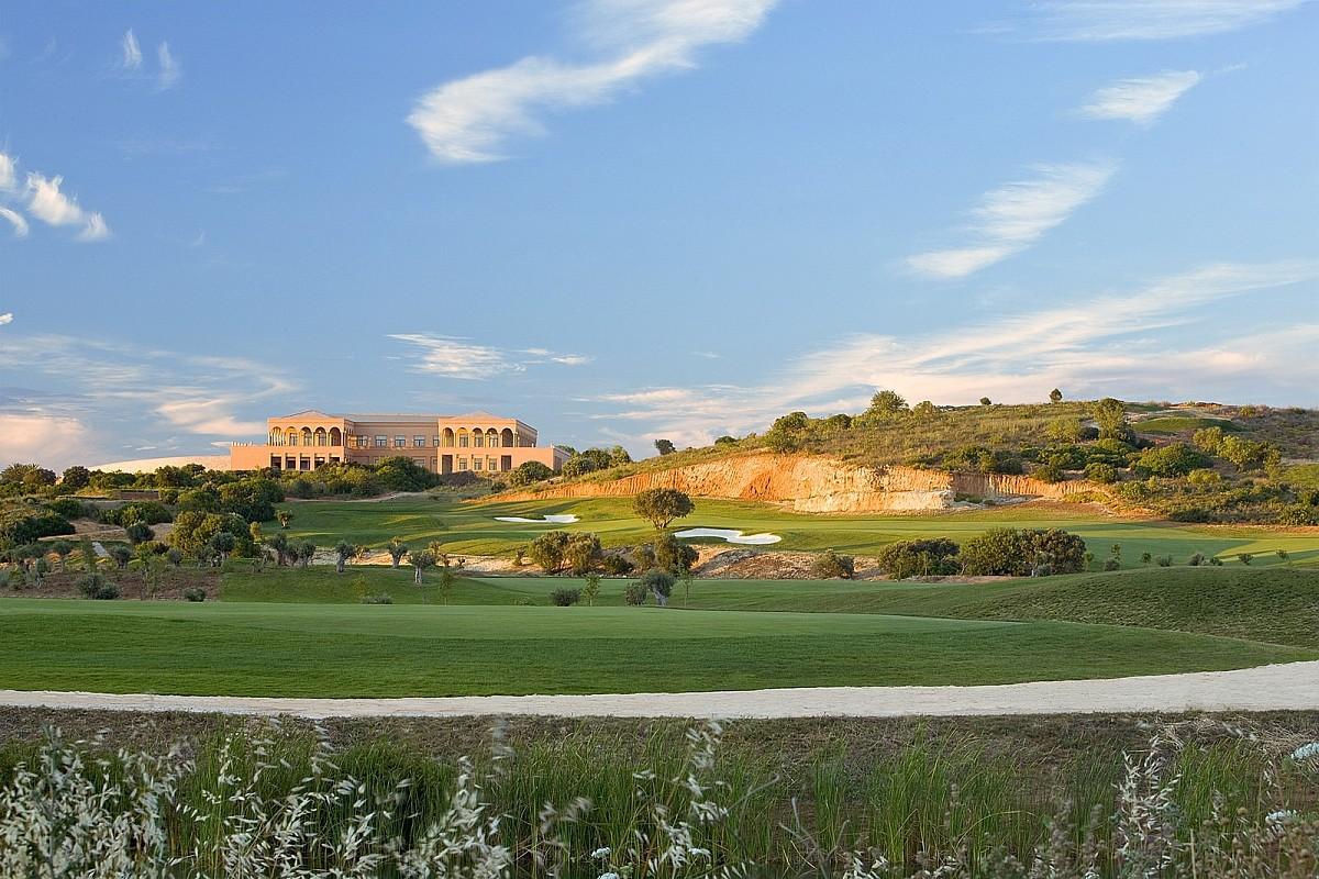 Amendoeira clubhouse overlooking the course