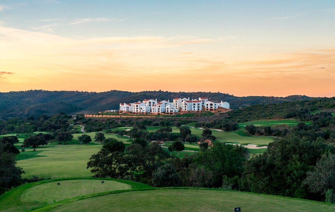 View from the tee box with the Viceroy Hotel in the background